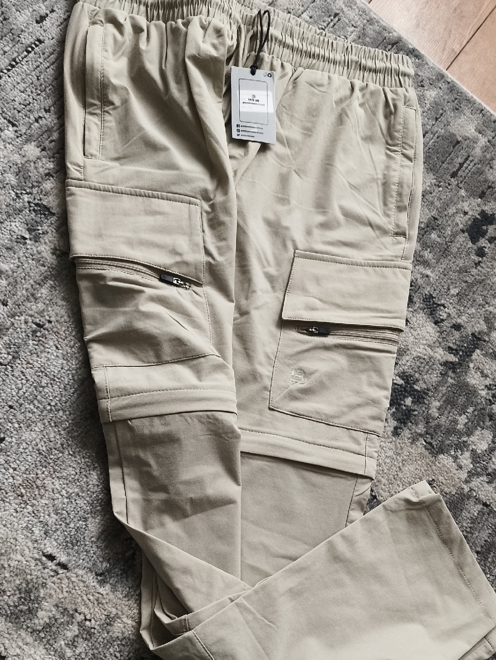 be inspired Men's Cargo Pants in Khaki Beige